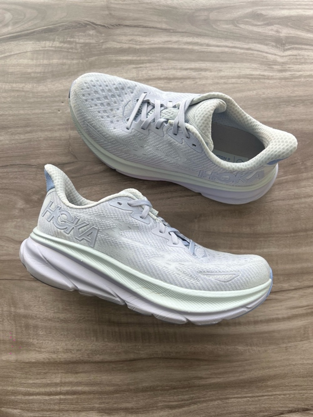 WORN ONCE HOKA Clifton 9 Size 7.5 Women’s